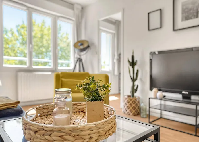 Grand - Parking Gratuit - Metro A 100m