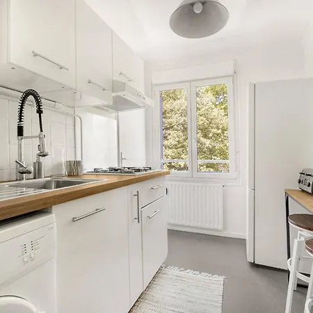 Grand - Parking Gratuit - Metro A 100m Appartement *