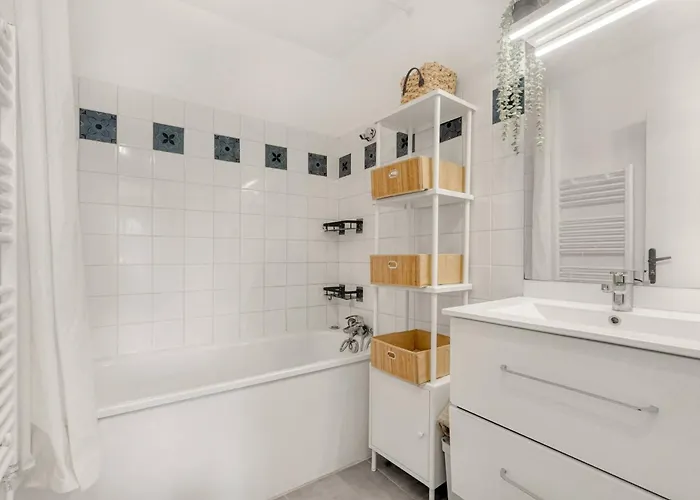 Διαμέρισμα Grand - Parking Gratuit - Metro A 100m *